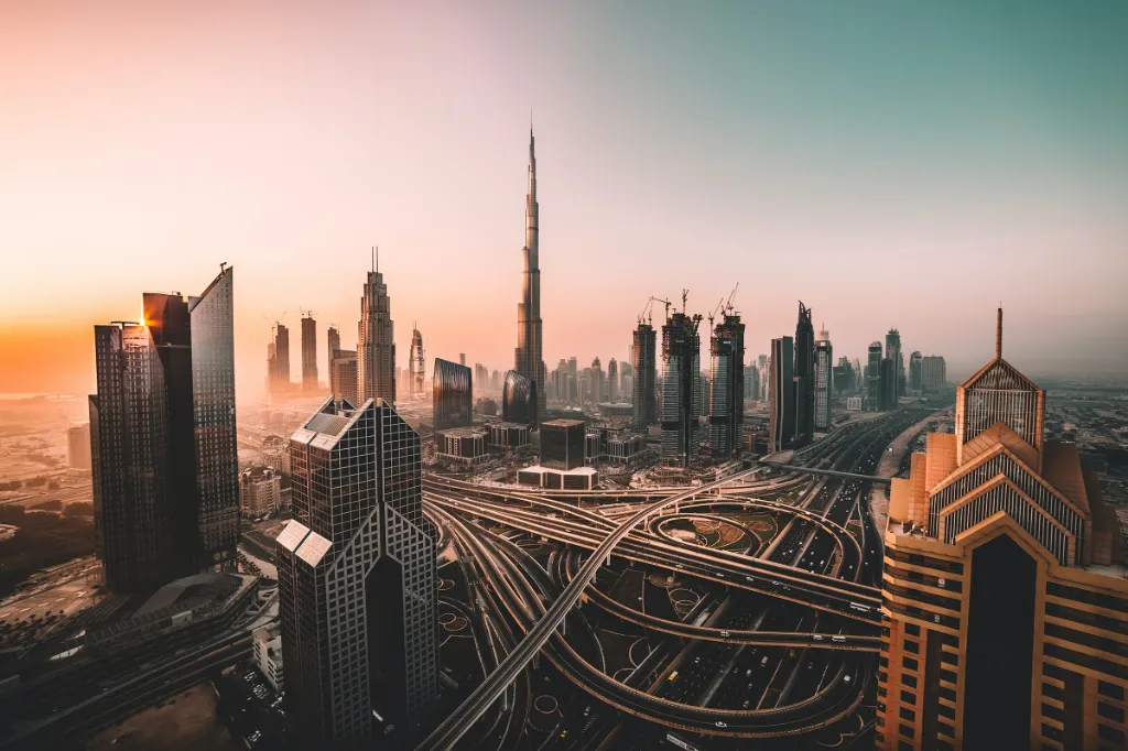 Dlaczego Dubaj jest miastem kontrastów?