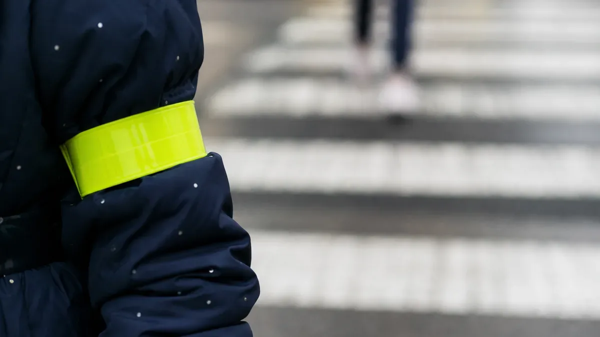 Po wakacjach wracają ważne lekcje. Strażnicy uczą dzieci w Grudziądzu