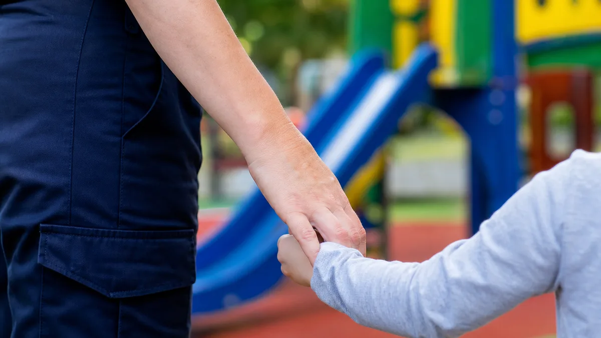 Straż Miejska w Grudziądzu ostrzega: jedno zdanie może odciąć dziecko od pomocy