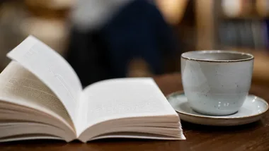 Noc Bibliotek w Grudziądzu połączy scenę, książki i pomoc dla Kasi
