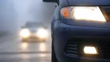 Gęsta mgła w powiecie grudziądzkim. Widzialność może spaść poniżej 200 metrów