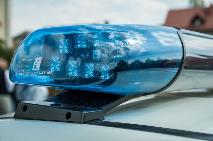 Policja Grudziądz: Nietrzeźwy kierowca mercedesa chciał przekupić policjantów w zamian za odstąpienie od czynności służbowych
