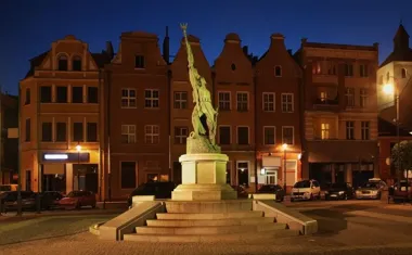 Osadzeni wracają do walki z bazgrołami. Grudziądz czyści elewacje na nowo