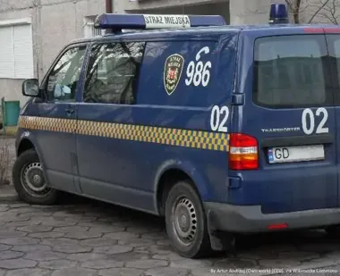 Jedno spojrzenie w telefon i pieszy sam wchodzi w pułapkę drogi