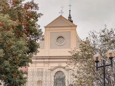 Grafika promocyjna wydarzenia Zwiedzanie klasztoru reformatów i Izby Historii ZK nr 1 w Grudziądzu