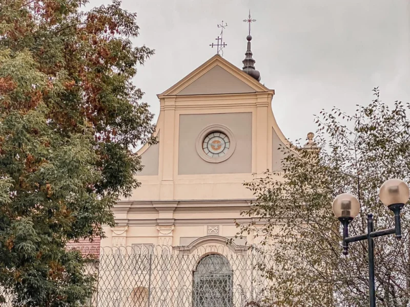 Grafika promocyjna wydarzenia Zwiedzanie klasztoru reformatów i Izby Historii ZK nr 1 w Grudziądzu