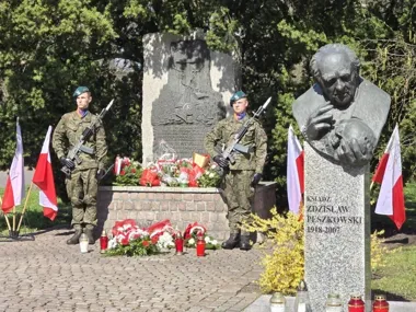 Grudziądz odda hołd ofiarom Katynia przy pomniku na Mickiewicza