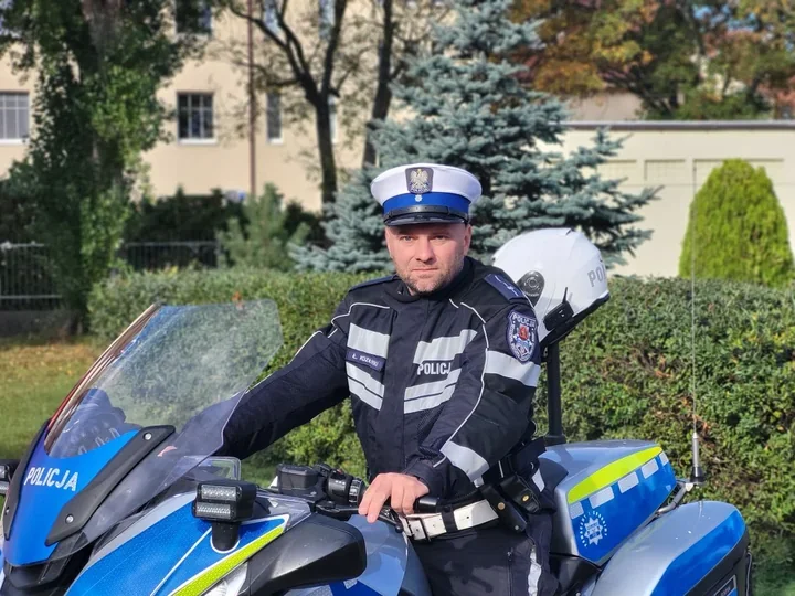 Pękła opona, pomógł policjant z Grudziądza. Kobieta napisała do komendy