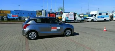 Alkogogle przy galerii pokazały, jak alkohol psuje każdy ruch za kierownicą